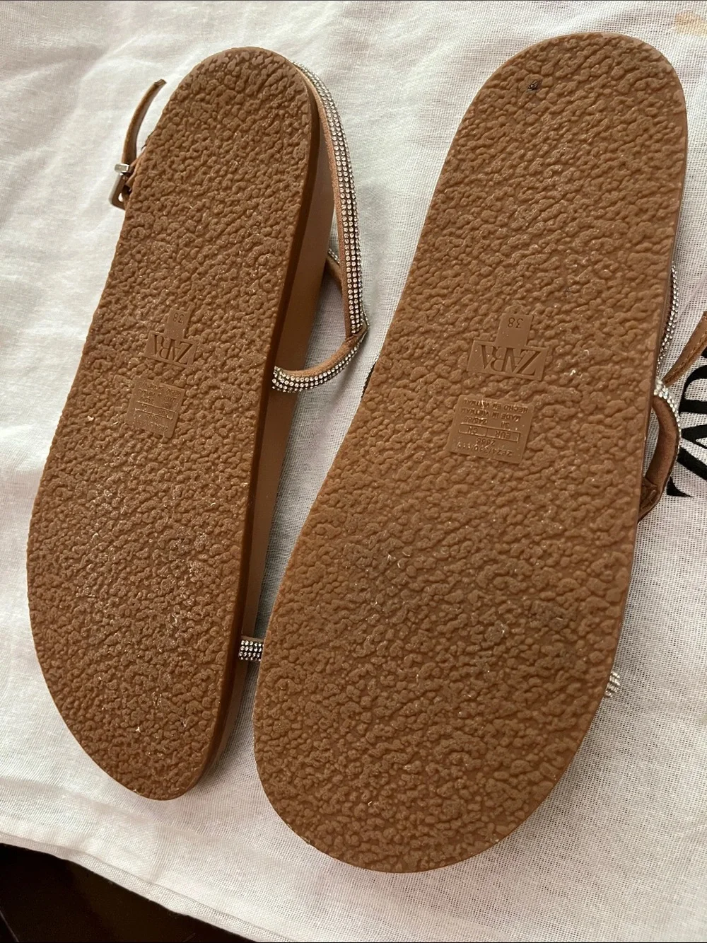 ZARA Tan Flat Sandals with Sparkling Straps size 8 but run 7.5 , brand new Spain - Picture 7 of 9